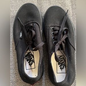 Vans sneakers size 3.5 boys 5 girls new without tags